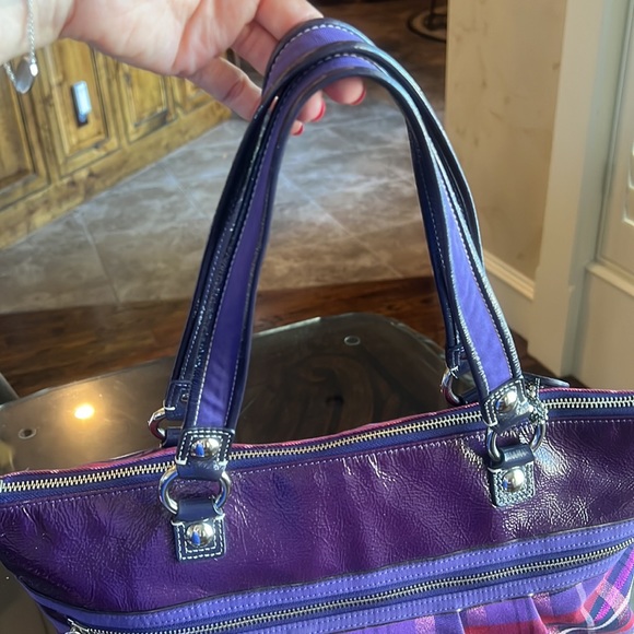 Coach Poppy design purse
Purple with some pink
Like new - Picture 3 of 6